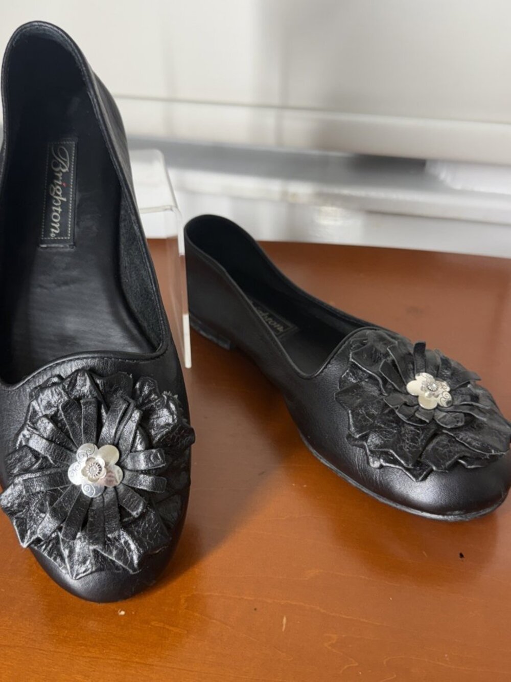 BRIGHTON BLACK w/ SILVER Conchos soft LEATHER FLATS LOAFERS BOHO CARLY WOMENS 7M